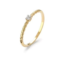 Pierścionek z cyrkonią