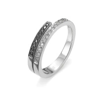 Pierścionek z białymi i  czarnymi brylantami  0,20 ct