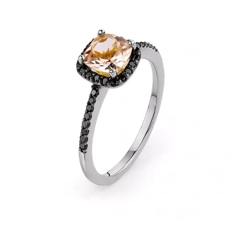 Pierścionek z morganitem i czarnymi brylantami
