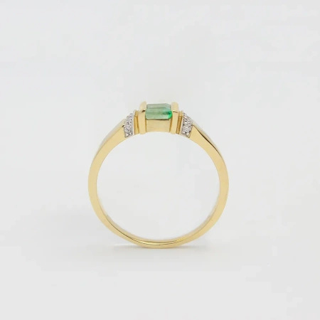 Pierścionek z szmaragdem i brylantami
