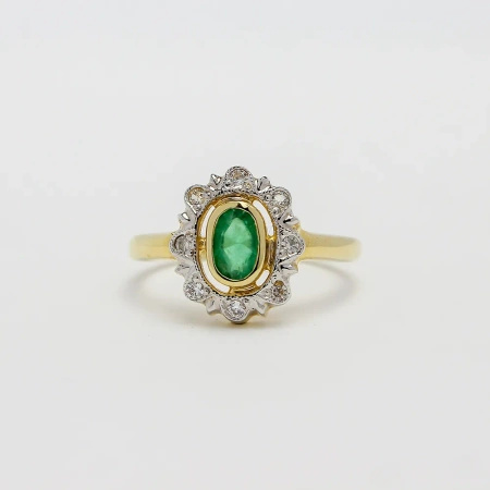 Pierścionek z szmaragdem i brylantami