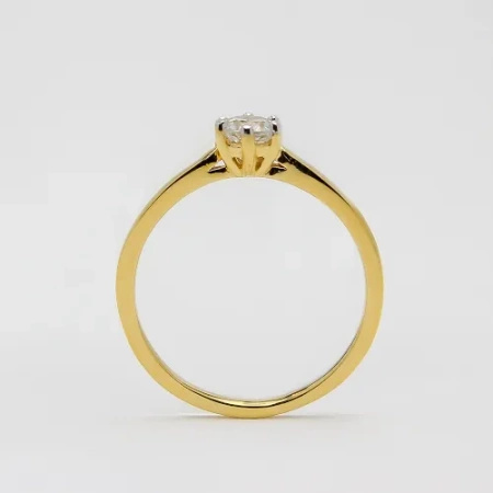 Pierścionek z brylantem 0,20 ct