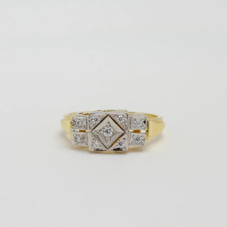 Pierścionek z brylantami 0,14 ct