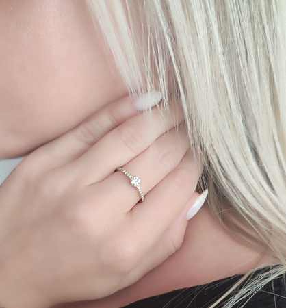 Pierścionek z brylantami 0,35 ct