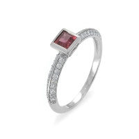 Pierścionek z rodolitem i brylantami