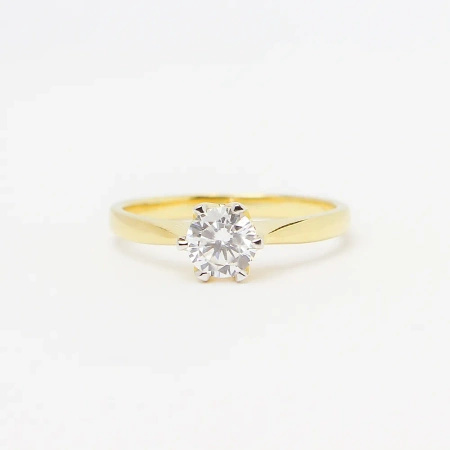 Pierścionek z brylantem 0,50 ct